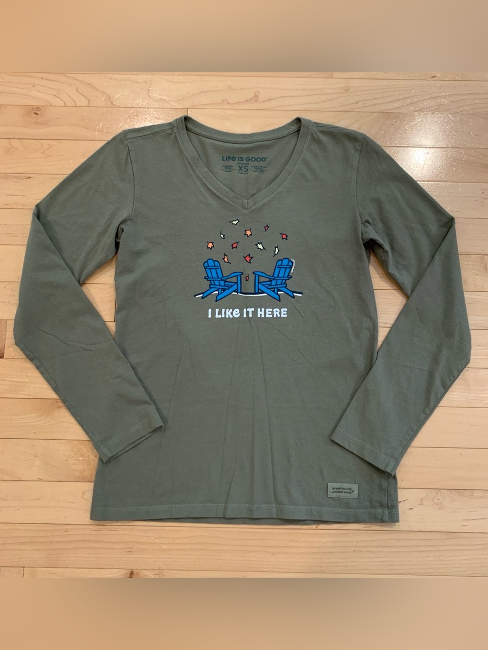 Life is Good Women’s Crusher Long Sleeve Size XS – “I Like It Here” Adirondacks